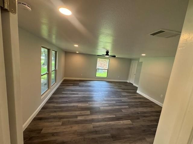 1607 W Houston Dr, La Marque, TX 77568