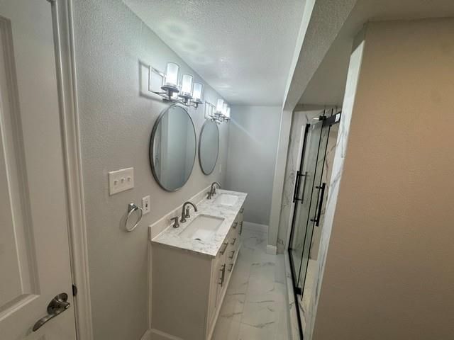1607 W Houston Dr, La Marque, TX 77568