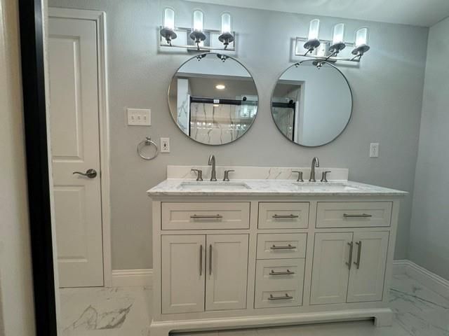 1607 W Houston Dr, La Marque, TX 77568
