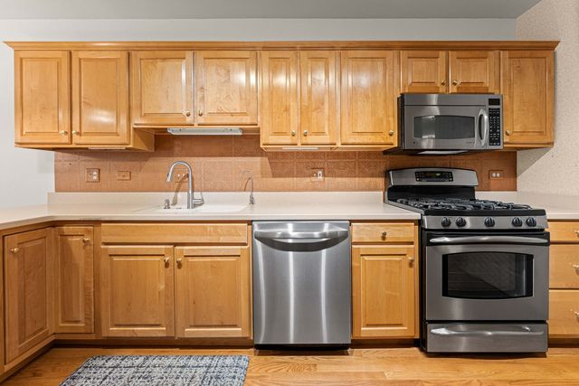 825 Braeman Court, Libertyville, IL 60048