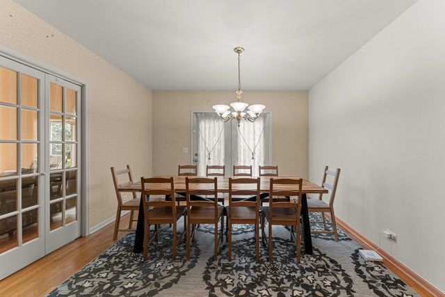 825 Braeman Court, Libertyville, IL 60048