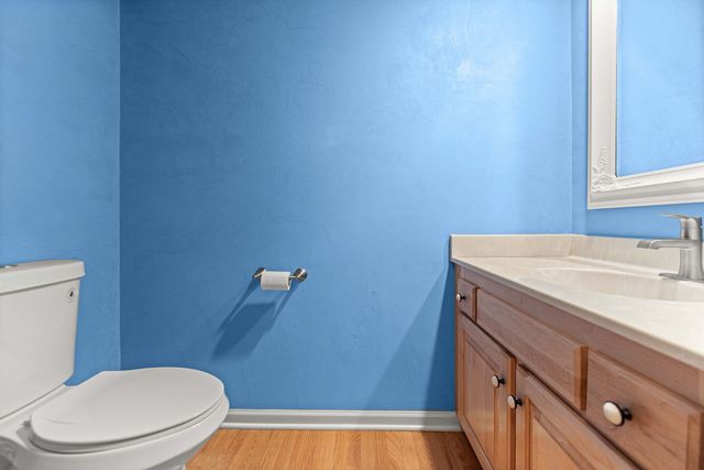 825 Braeman Court, Libertyville, IL 60048
