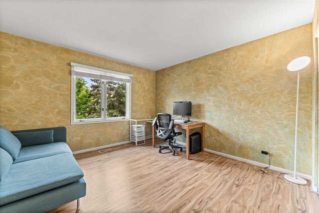 825 Braeman Court, Libertyville, IL 60048