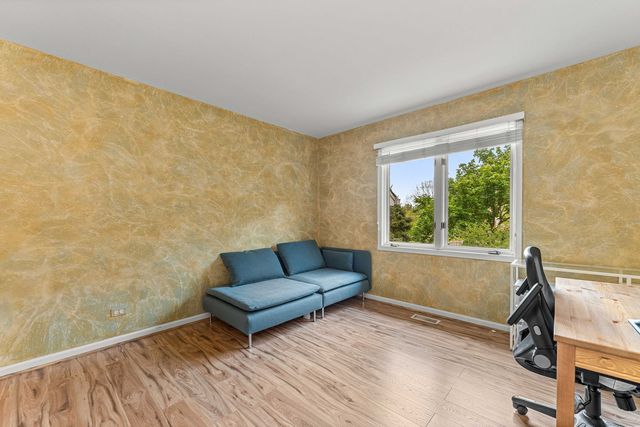 825 Braeman Court, Libertyville, IL 60048