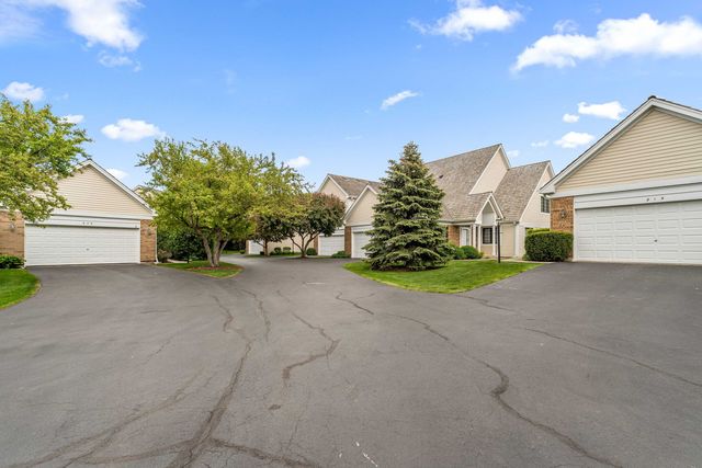 825 Braeman Court, Libertyville, IL 60048