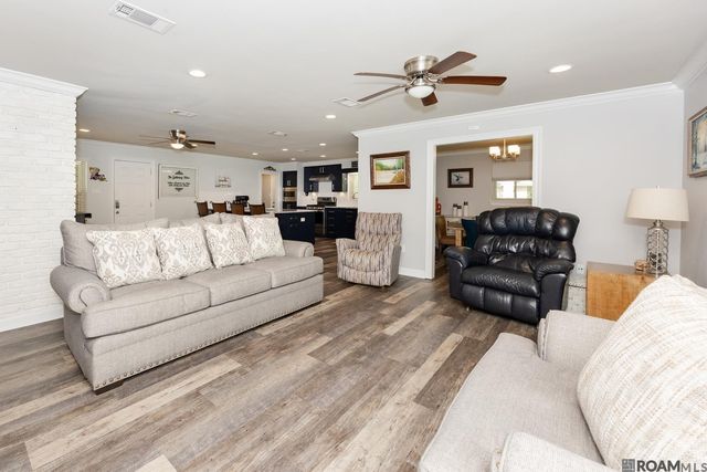 4010 Yardley Dr, Slaughter, LA 70777