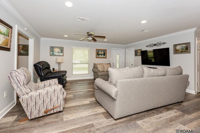 4010 Yardley Dr, Slaughter, LA 70777