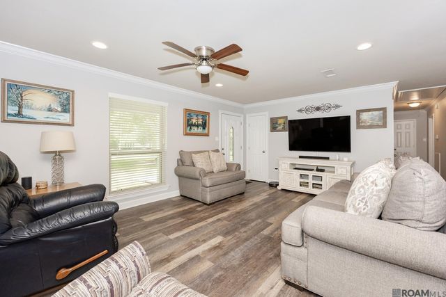 4010 Yardley Dr, Slaughter, LA 70777