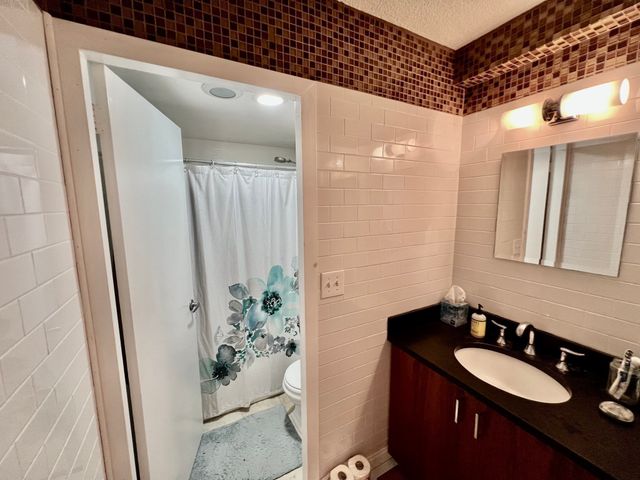 60 Longwood Avenue 306, Brookline, MA 02446