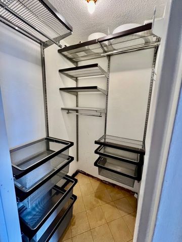 60 Longwood Avenue 306, Brookline, MA 02446