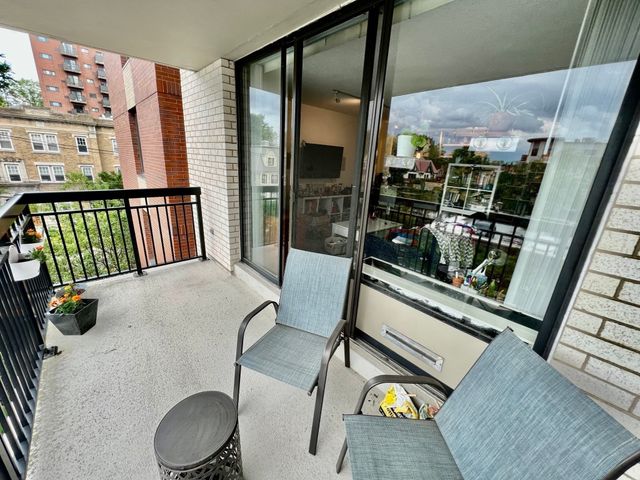 60 Longwood Avenue 306, Brookline, MA 02446