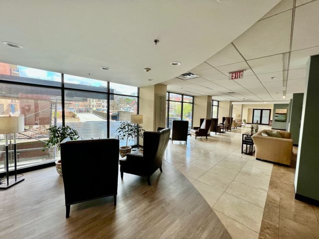 60 Longwood Avenue 306, Brookline, MA 02446