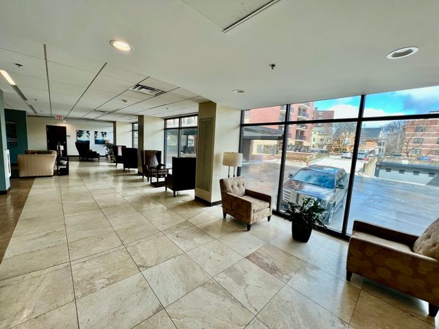 60 Longwood Avenue 306, Brookline, MA 02446