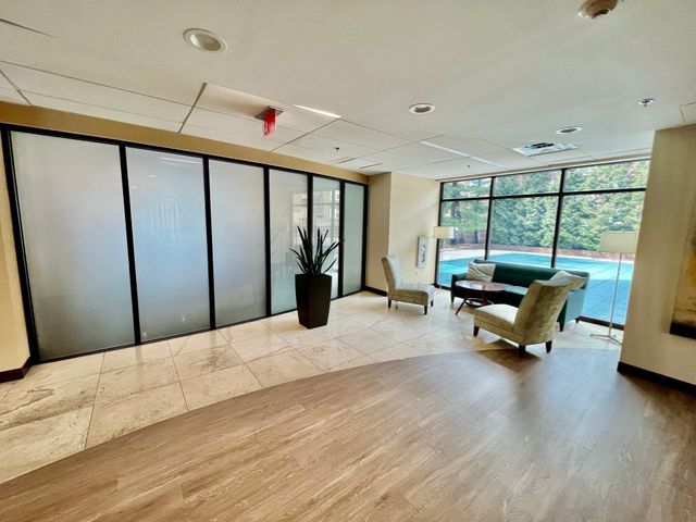 60 Longwood Avenue 306, Brookline, MA 02446