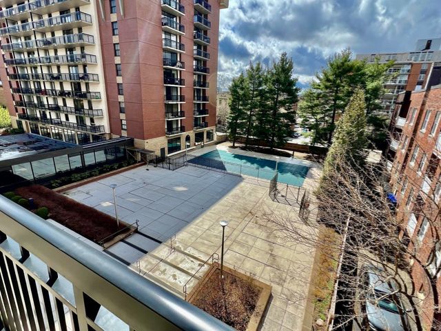 60 Longwood Avenue 306, Brookline, MA 02446