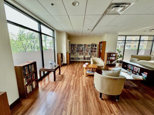 60 Longwood Avenue 306, Brookline, MA 02446