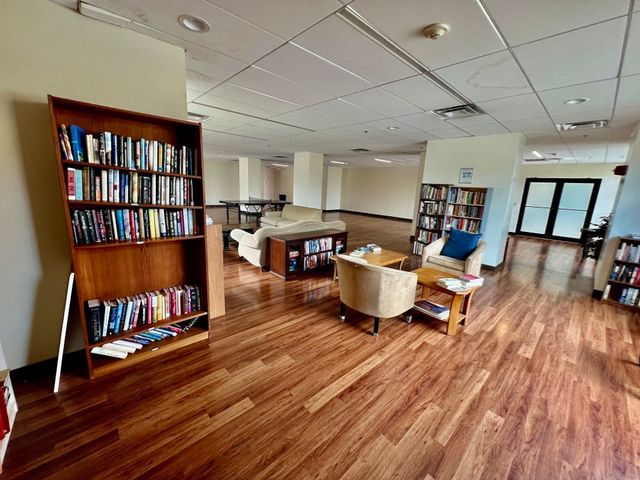 60 Longwood Avenue 306, Brookline, MA 02446