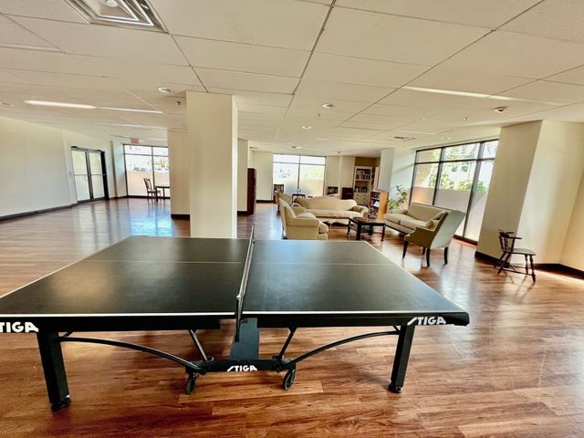 60 Longwood Avenue 306, Brookline, MA 02446