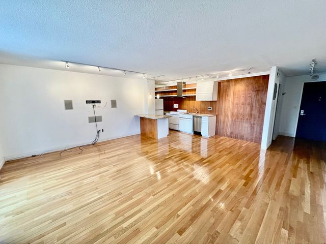 60 Longwood Avenue 306, Brookline, MA 02446