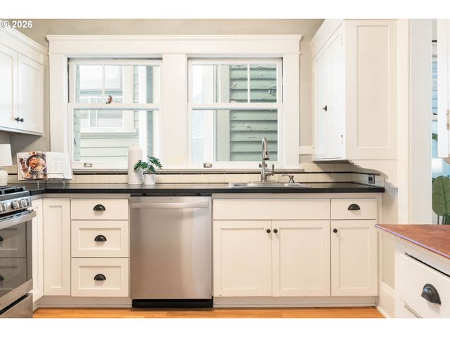 118 Nw KING Ave 21, Portland, OR 97210