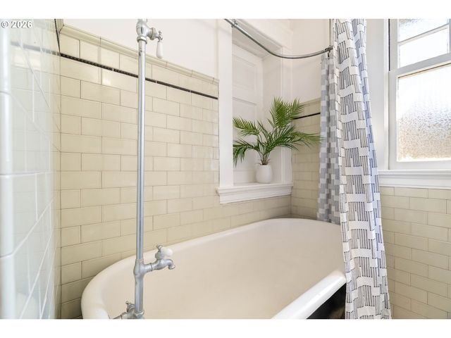 118 Nw KING Ave 21, Portland, OR 97210