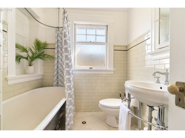 118 Nw KING Ave 21, Portland, OR 97210