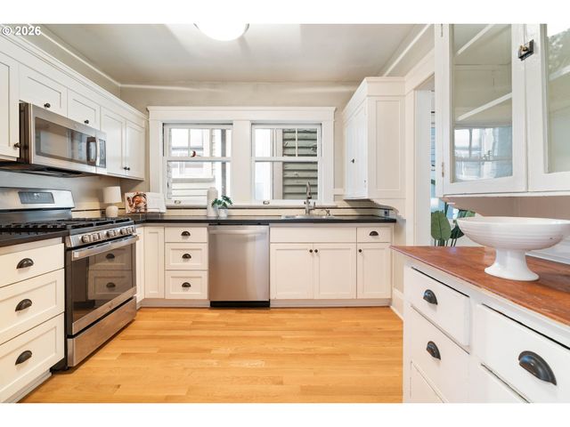 118 Nw KING Ave 21, Portland, OR 97210