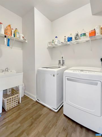 1239 PENFIELD LN, Charlottesville, VA 22901
