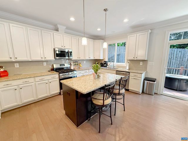 1239 PENFIELD LN, Charlottesville, VA 22901
