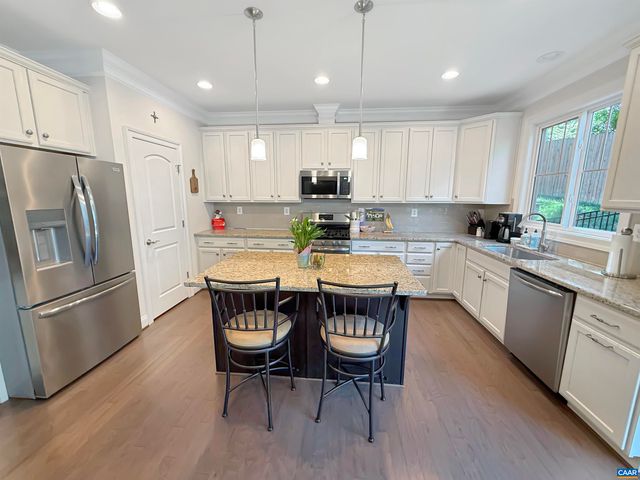 1239 PENFIELD LN, Charlottesville, VA 22901