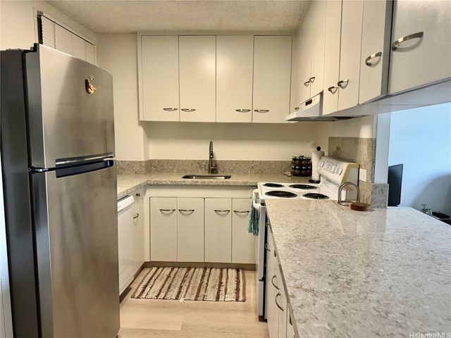 2355 Ala Wai Boulevard 204, Honolulu, HI 96815