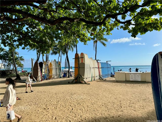 2355 Ala Wai Boulevard 204, Honolulu, HI 96815