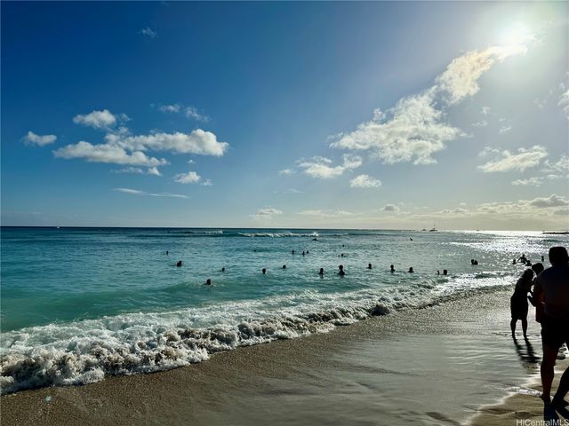 2355 Ala Wai Boulevard 204, Honolulu, HI 96815