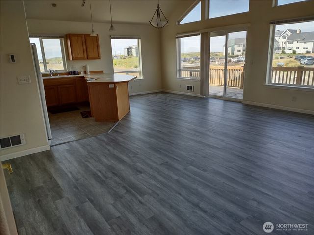 1400 Ocean shores Boulevard SW, Ocean Shores, WA 98569