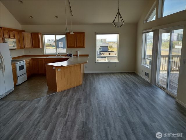 1400 Ocean shores Boulevard SW, Ocean Shores, WA 98569