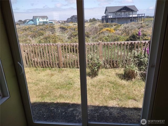 1400 Ocean shores Boulevard SW, Ocean Shores, WA 98569