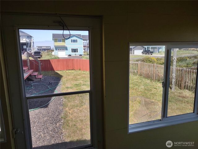 1400 Ocean shores Boulevard SW, Ocean Shores, WA 98569