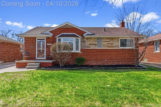 21100 Bon Brae Street, St. Clair Shores, MI 48081