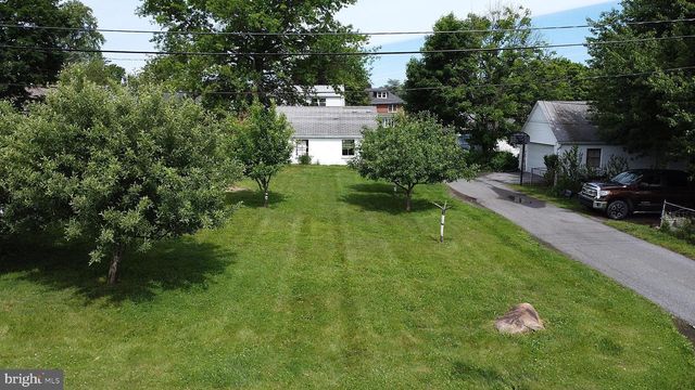 172 HARRISON ST, Emmaus, PA 18049