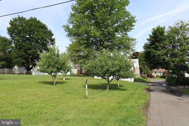 172 HARRISON ST, Emmaus, PA 18049