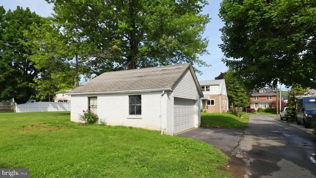 172 HARRISON ST, Emmaus, PA 18049