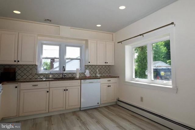 172 HARRISON ST, Emmaus, PA 18049