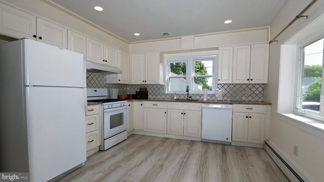 172 HARRISON ST, Emmaus, PA 18049