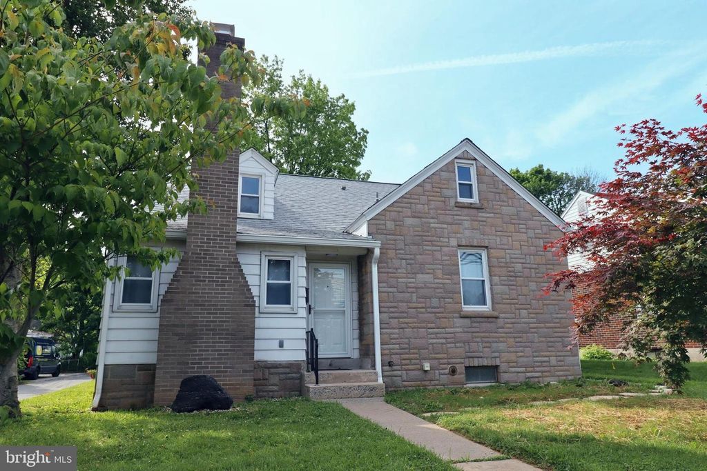 172 HARRISON ST, Emmaus, PA 18049