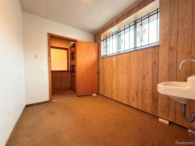 16205 E Warren Avenue, Detroit, MI 48224