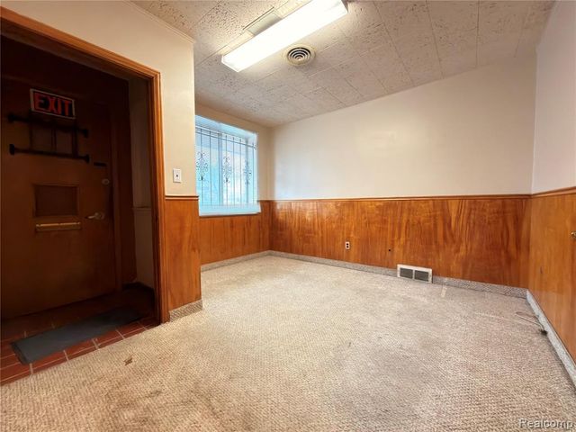 16205 E Warren Avenue, Detroit, MI 48224