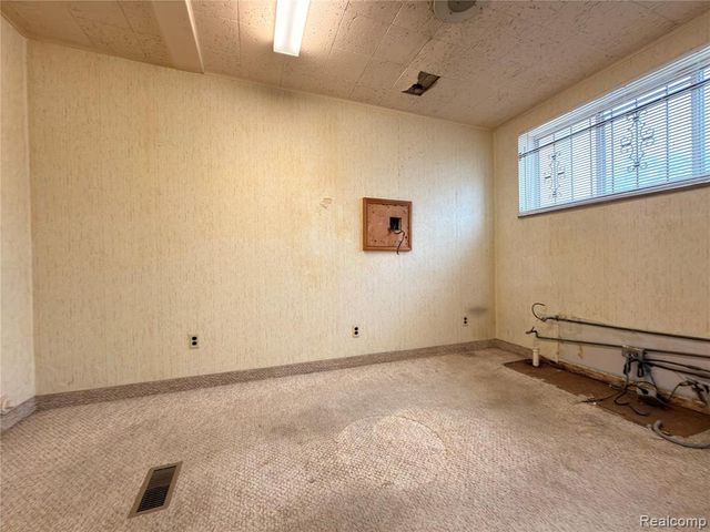 16205 E Warren Avenue, Detroit, MI 48224