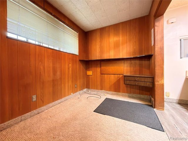 16205 E Warren Avenue, Detroit, MI 48224