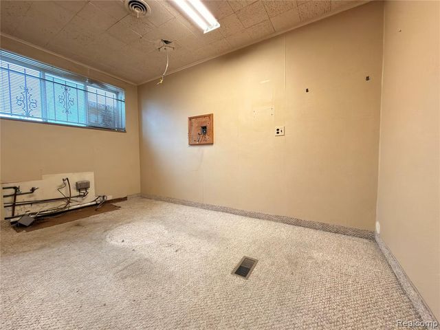 16205 E Warren Avenue, Detroit, MI 48224