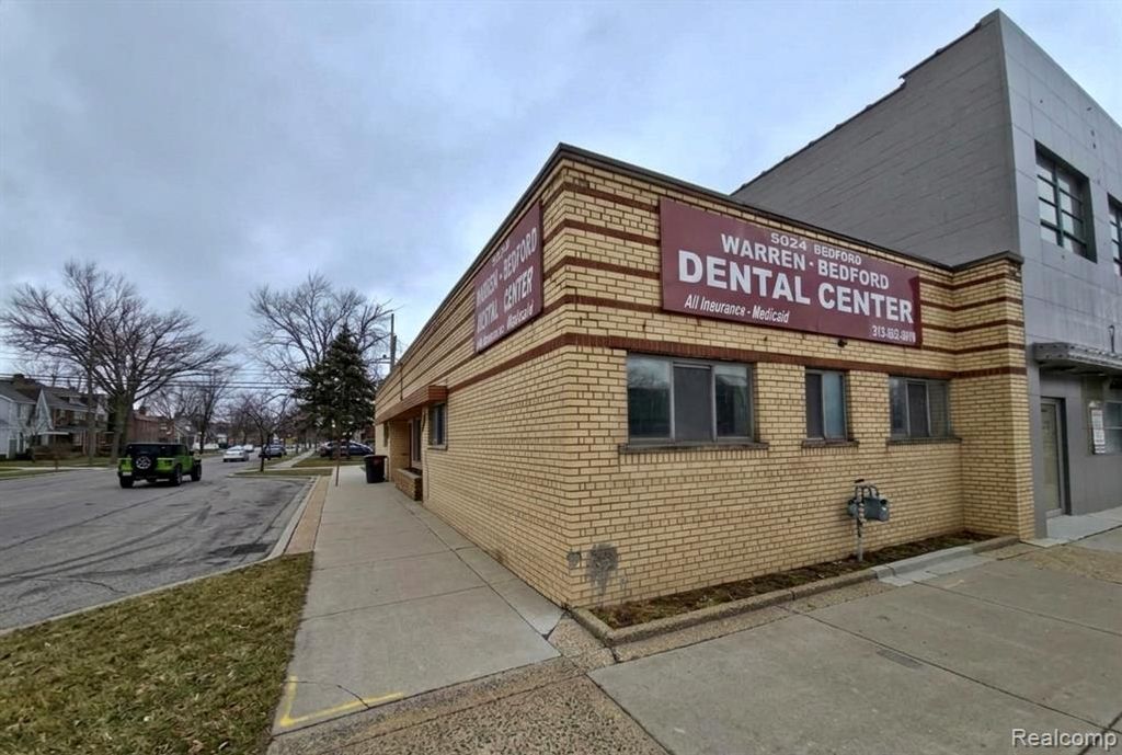 16205 E Warren Avenue, Detroit, MI 48224
